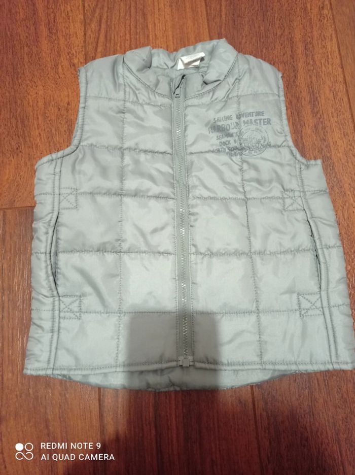 Doudoune sans manche, taille 12 mois, NEUF