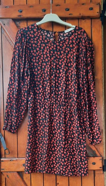 Robe noire à fleurs rouges Pull&Bear,taille L