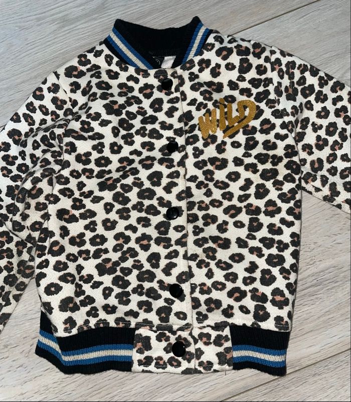 Lot Veste léopard + 2 hauts fille 3ans - photo numéro 2