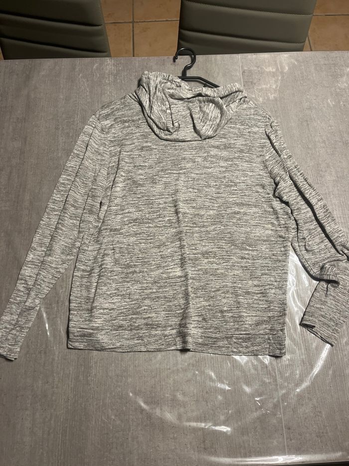 Pull léger à capuche - photo numéro 2