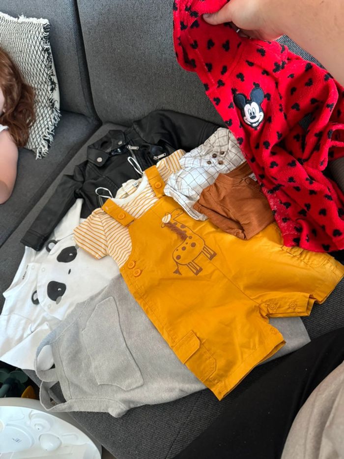 Lot de 8 vêtements 12mois - photo numéro 2