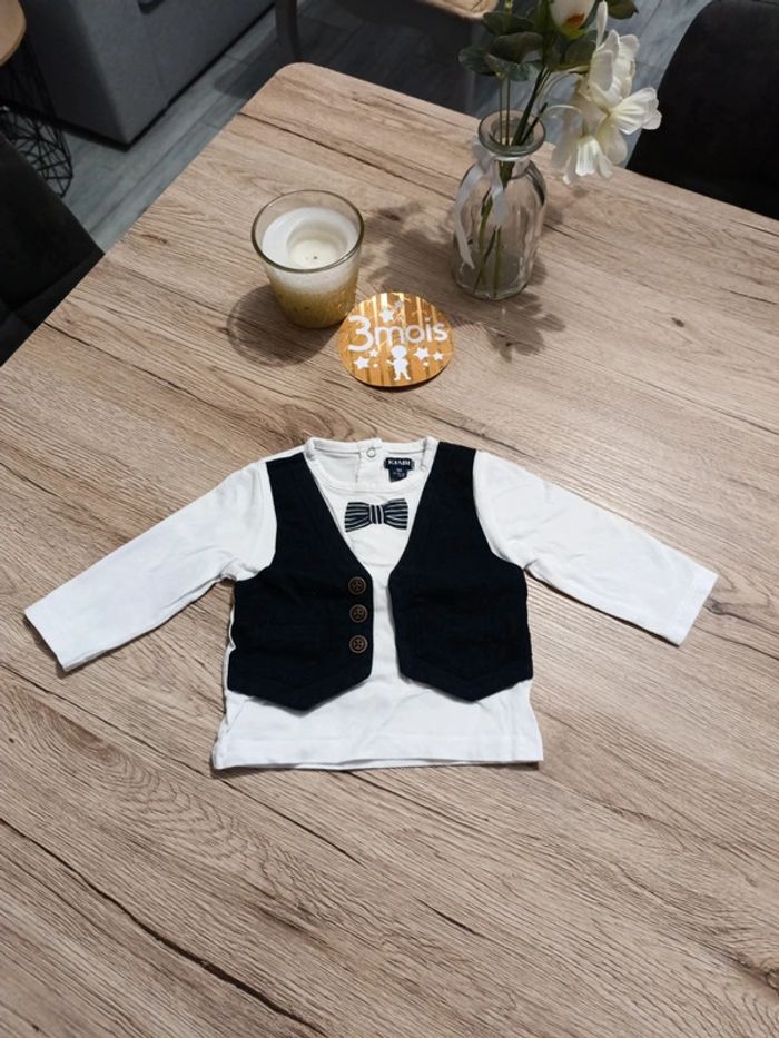 T-shirt effet costume Kiabi 3 mois
