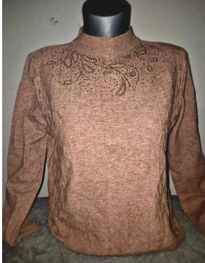 Magnifique pull  habillé  beige, taille S.