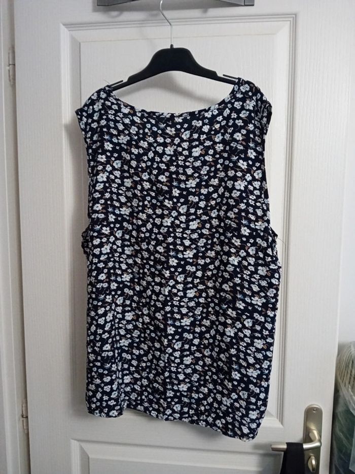 2 hauts noirs à motifs - photo numéro 3