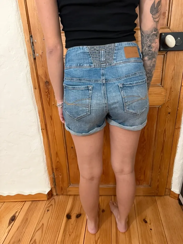 Short en jean taille haute cache cache taille 38 - photo numéro 2