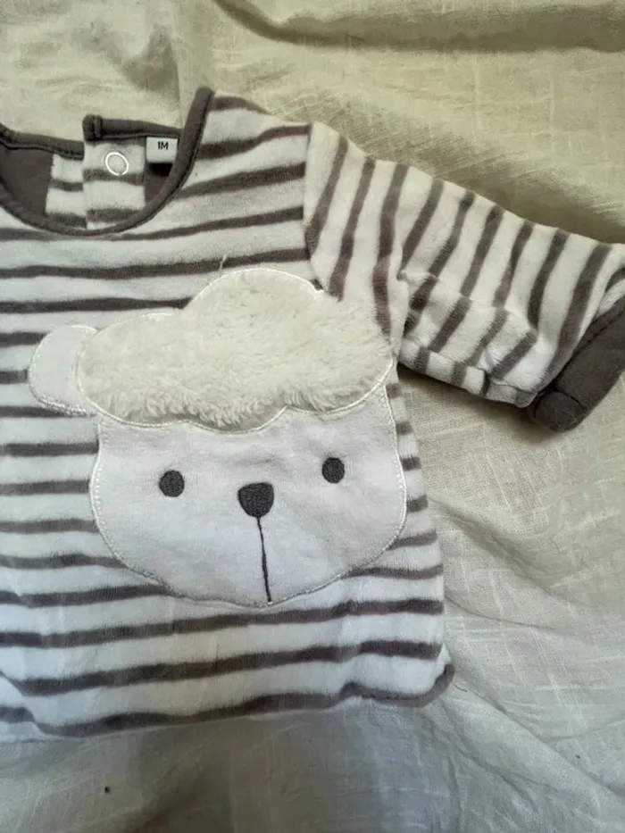 Haut de pyjama bébé 1 mois – Mouton, blanc et gris, chaud - photo numéro 2
