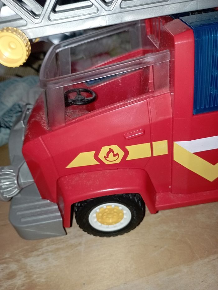 Camion pompier - photo numéro 2