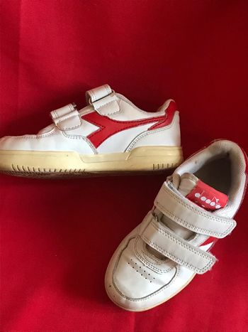Baskets enfant marque Diadora taille 28