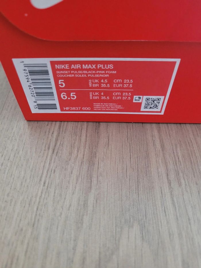 Baskets TN Nike Air Max plus modèle "sunset pulse Black pink foam" - photo numéro 6