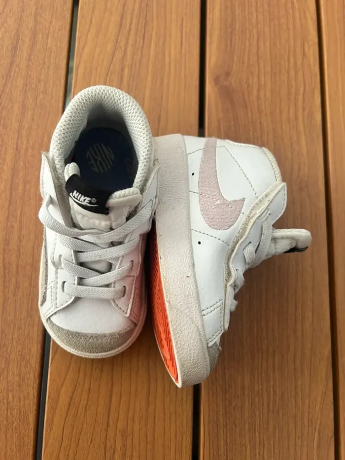 Baskets Nike fille Blazer Mid 77 taille 22