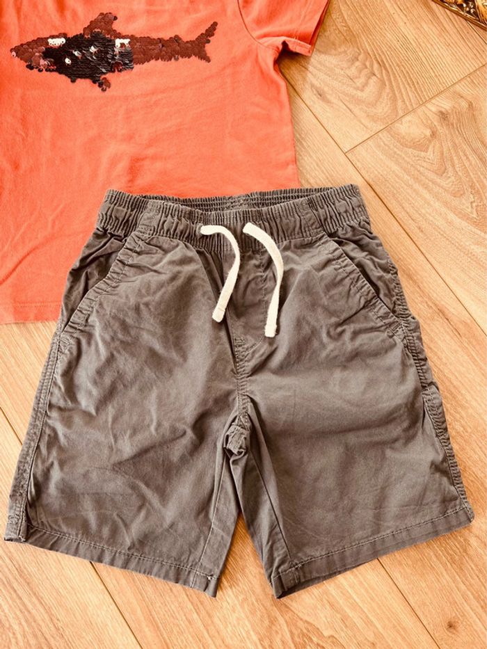 Taille 4 ans ensemble 2 pièces été garçon Okaidi Kiabi orange et gris * requin sequins * 💙 - photo numéro 2