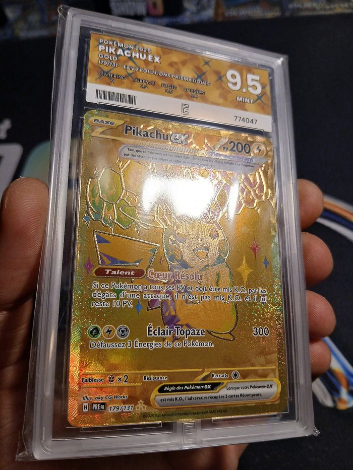 Pikachu EX 🇫🇷 179/131 EV 8.5 – Evolutions Prismatiques • Gold • Pure Grading 9,5 - photo numéro 2