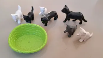 Lot de 2 chats et 4 chatons, Playmobil