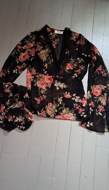 Blouse cache-coeur fleurie