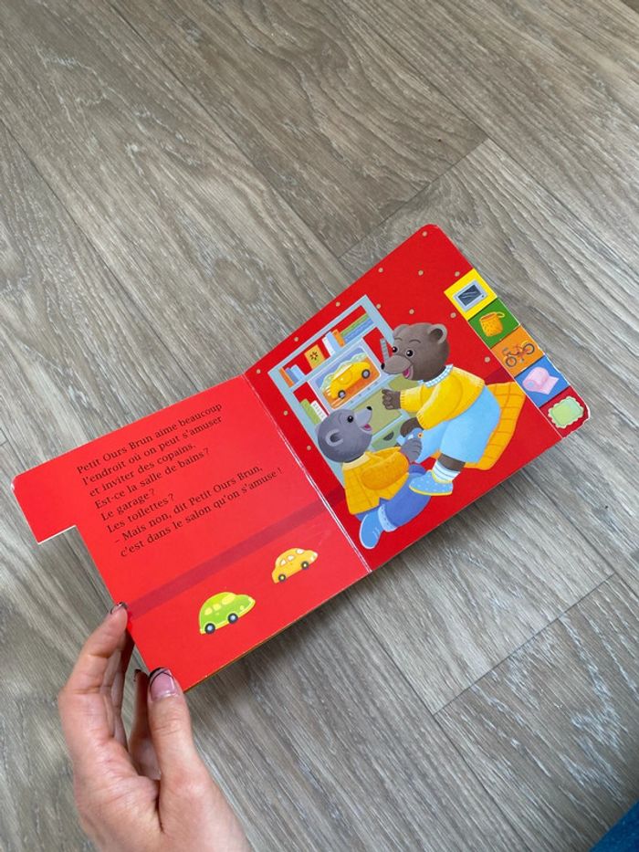 Livre en carton Dans la maison de petit ours brun - photo numéro 5