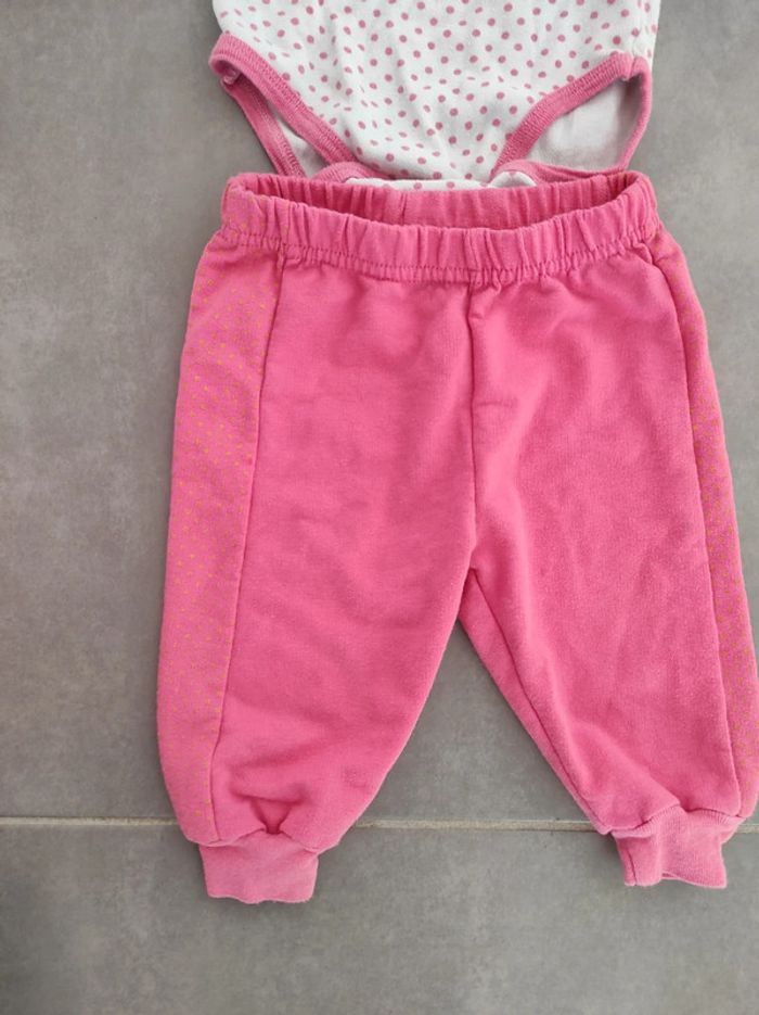 Body et jogging 9 mois - photo numéro 3