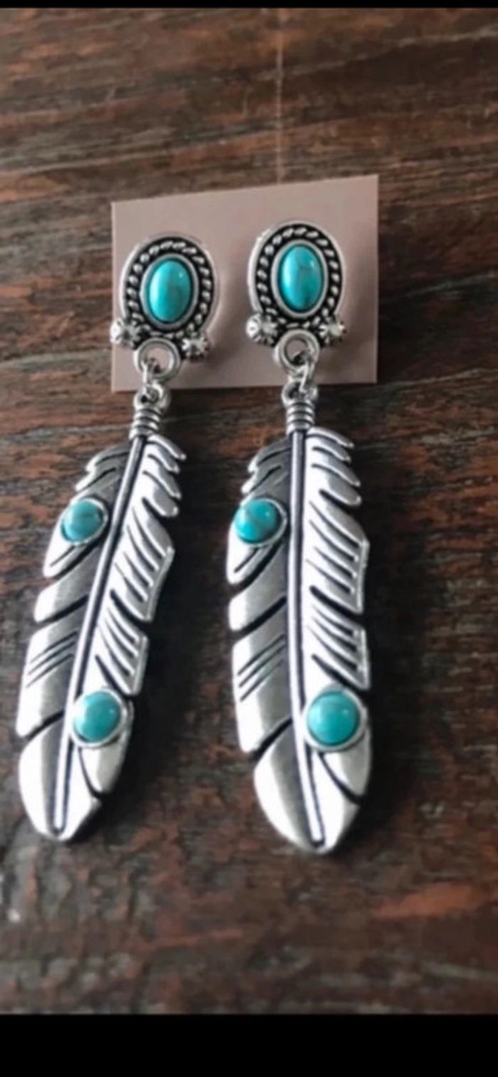 Magnifique paire de boucles d’oreilles avec plume et turquoise - photo numéro 6