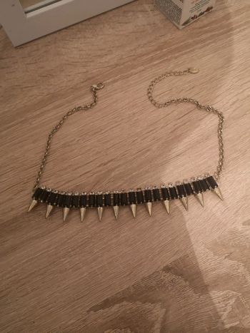 Collier pique et strass