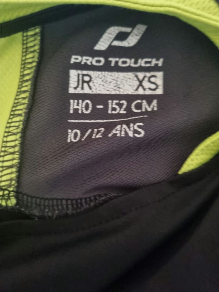 Lot de 2 t-shirts 10/12 ans - photo numéro 2