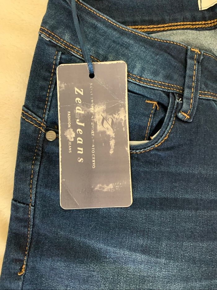 jeans neuf - photo numéro 4