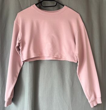Pull court taille XS rose marque Bershka excellent état