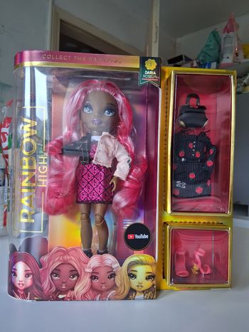 Poupée Rainbow high