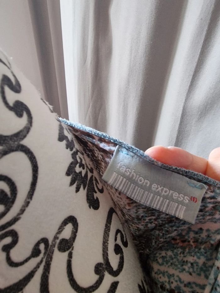 T-shirt taille 36 / 38 - photo numéro 3