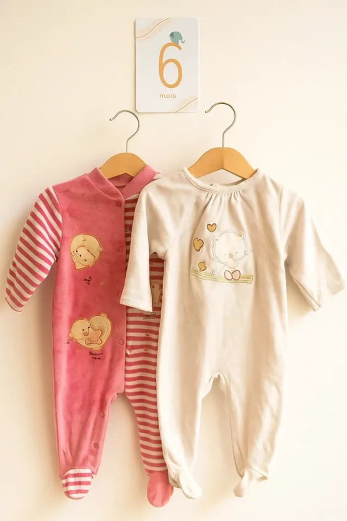 Lot de 2 pyjamas bébé Taille 6 mois