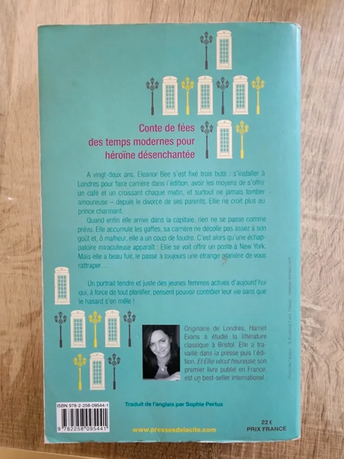 Livre broché "et Ellie vécut heureuse" de Harriet Evans - photo numéro 2