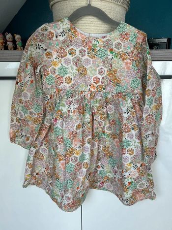 Robe en Liberty – Motif hexagonal fleuri- 5 ans