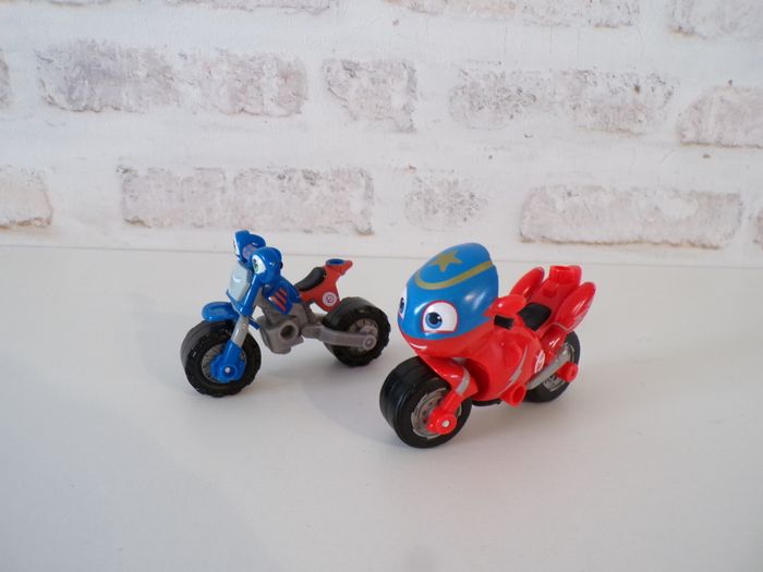 Moto Ricky Zoom - Loop (J26)
