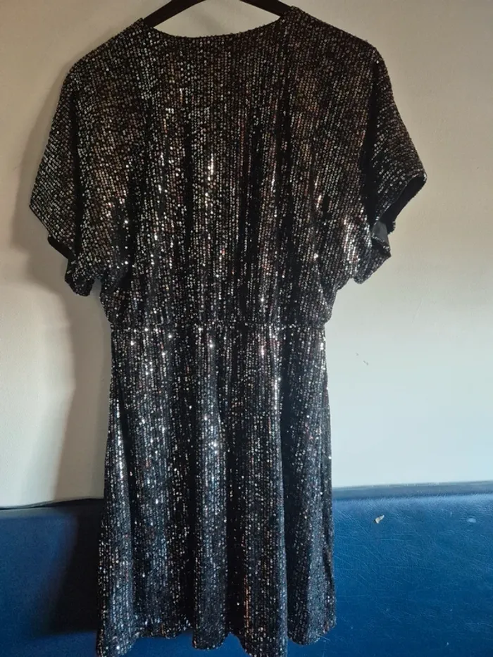 Robe pailletée - photo numéro 3