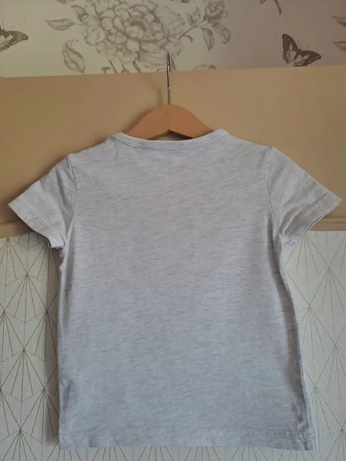 T-shirt garçon Okaïdi gris 2 ans tbe - photo numéro 6
