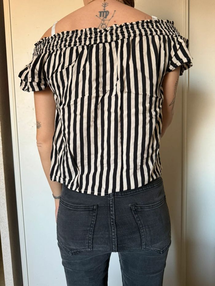 Haut épaules dénudés - photo numéro 2