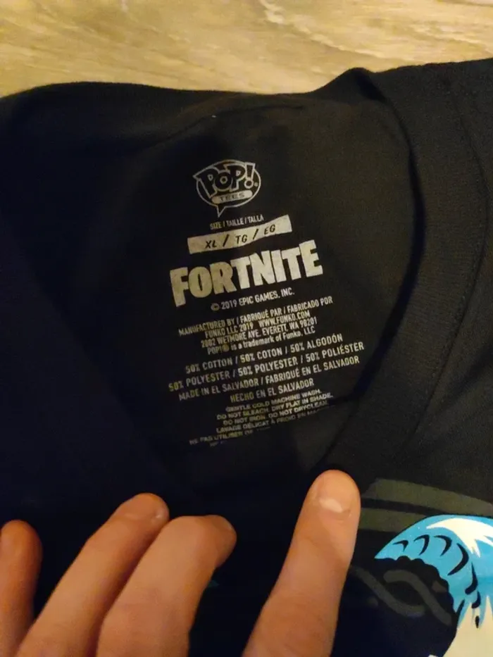 T-shirt Fortnite Neuf - photo numéro 3