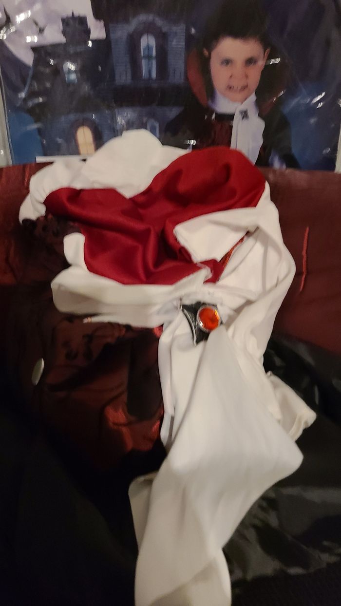 Déguisement vampire/ Dracula sans pantalon enfant taille M - photo numéro 3