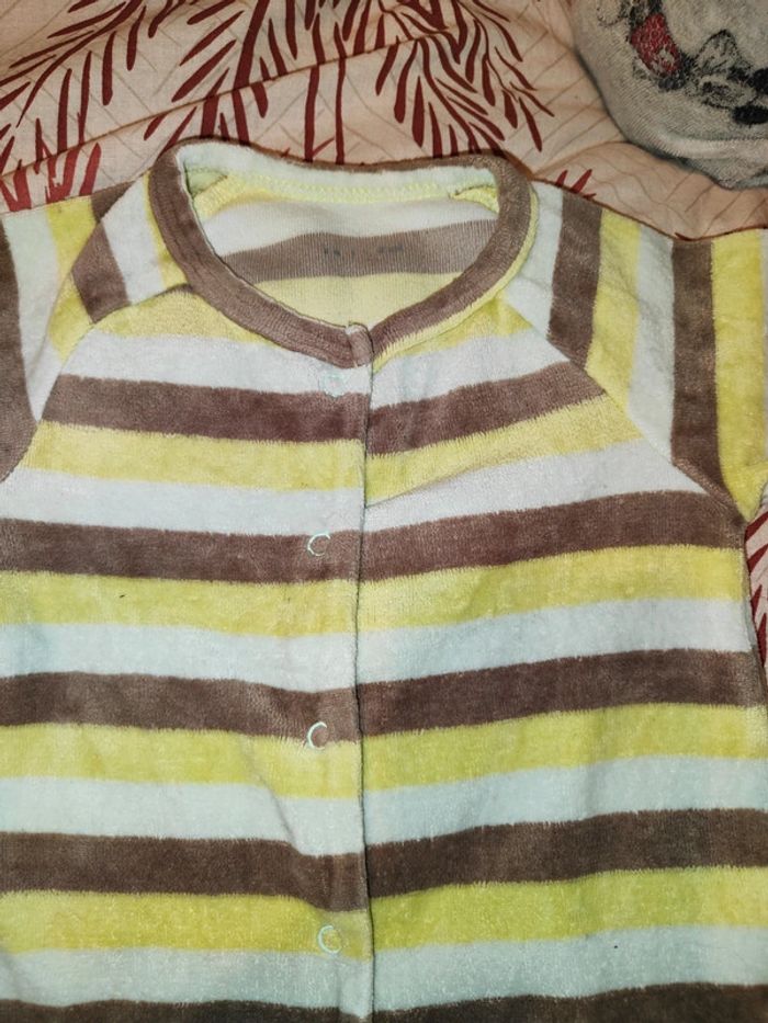 Pyjama vert - photo numéro 2