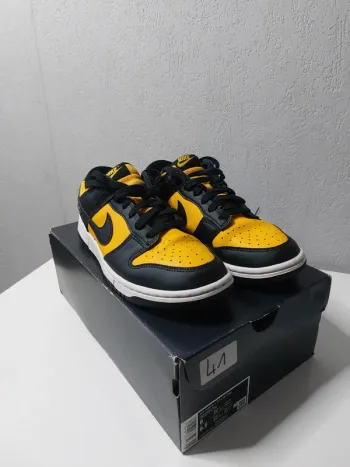 Basket chaussures noir, jaune et blanc "Nike Dunk"