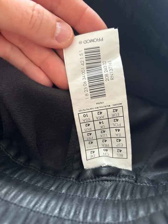 Short en cuir - photo numéro 4