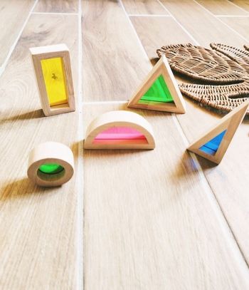 🌈 Jeu d'éveil  - Lot de 5 blocs en bois d'hevea avec miroirs prismes multicolores - 