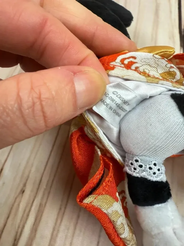 Petite peluche Disney Store Japon - Minnie kimono - photo numéro 7