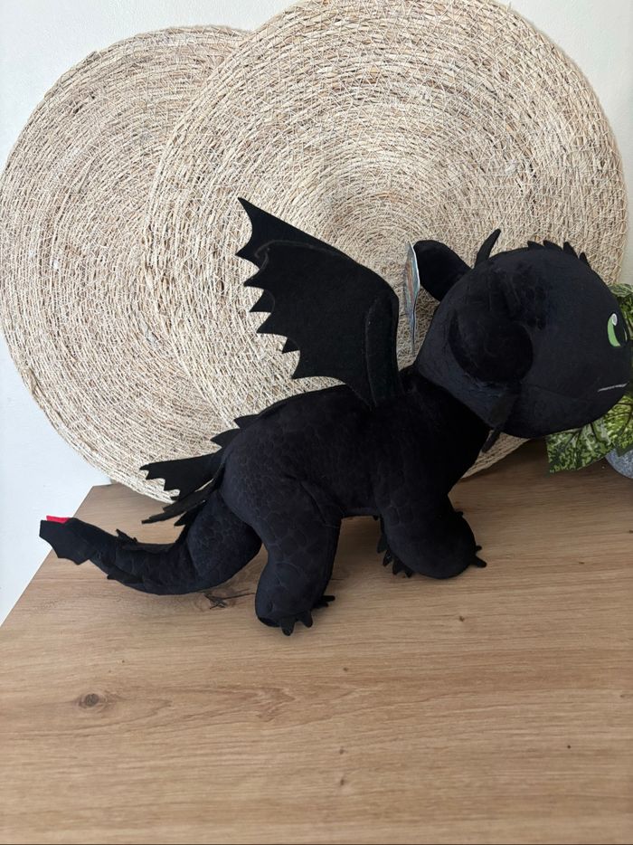 Neuf doudou dragon noir krokmou 40 cm dreamworks - photo numéro 3