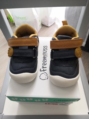 Baskets Bleu Garçon motif Uni Scratch + Elastique Pointure 19