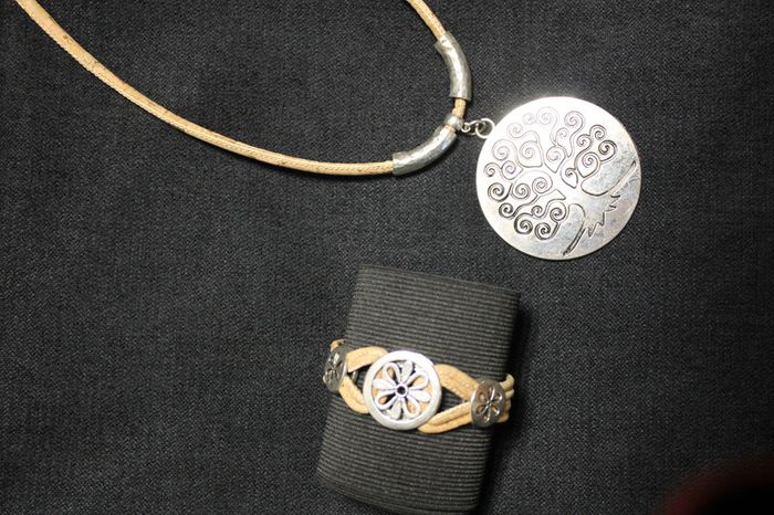 Ensemble collier bracelet liège - photo numéro 2