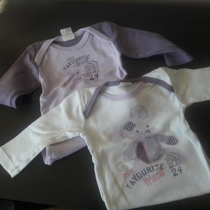 #lot de 2 bodies fille 3 mois