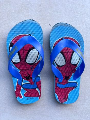 Claquettes spidey taille 26