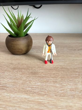 Figurine femme docteur 1992  playmobil