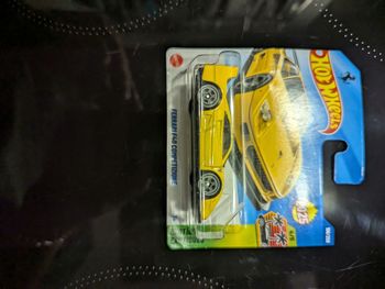 Hotwheels Ferrari F40 jaune