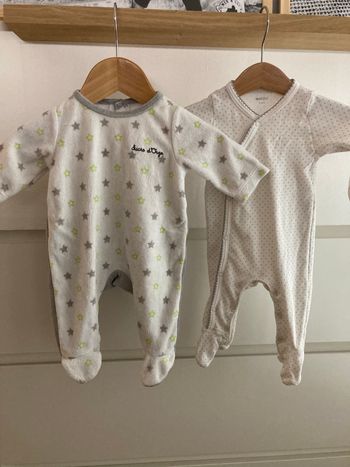 Lot 2 pyjamas 1 mois