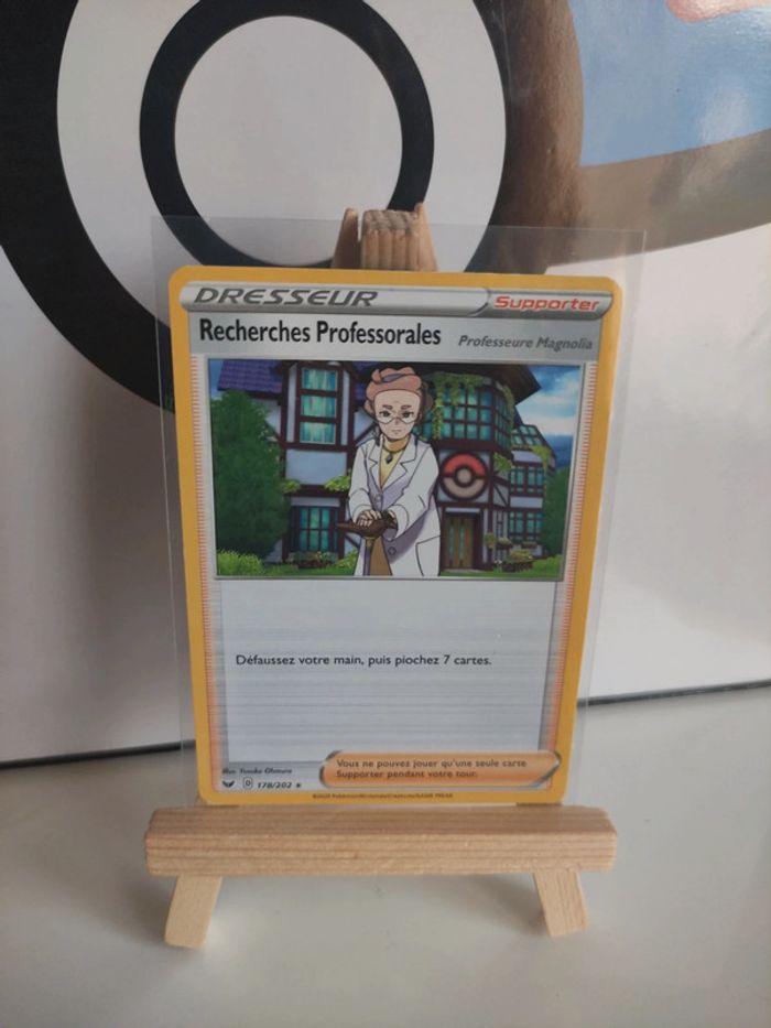 Recherche professorales dresseur rare épée et bouclier